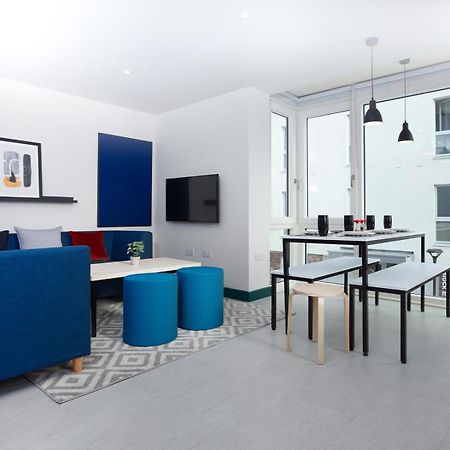 Destiny Student - Parkgate (Adults Only) Apartment Дъблин Екстериор снимка