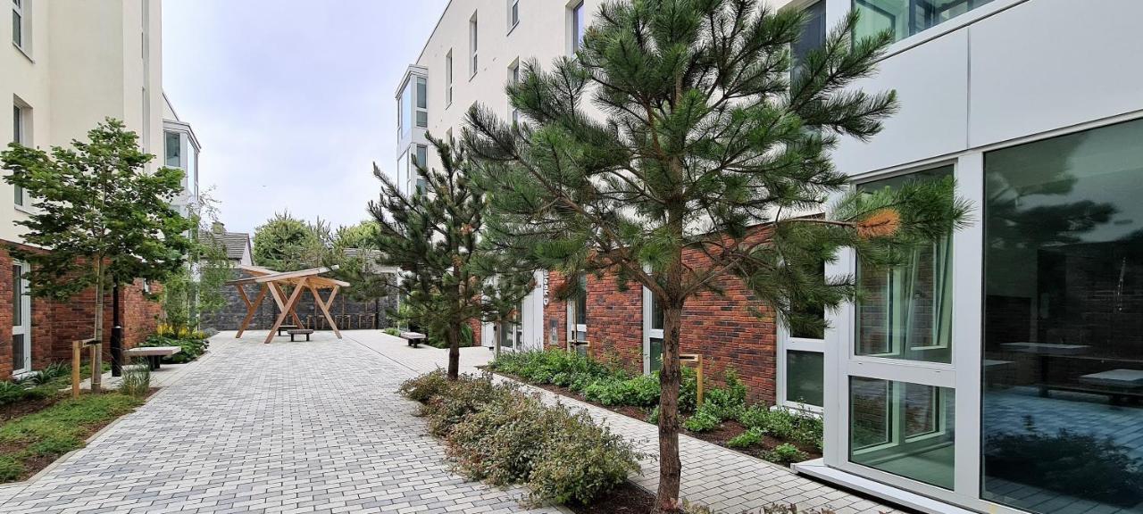 Destiny Student - Parkgate (Adults Only) Apartment Дъблин Екстериор снимка