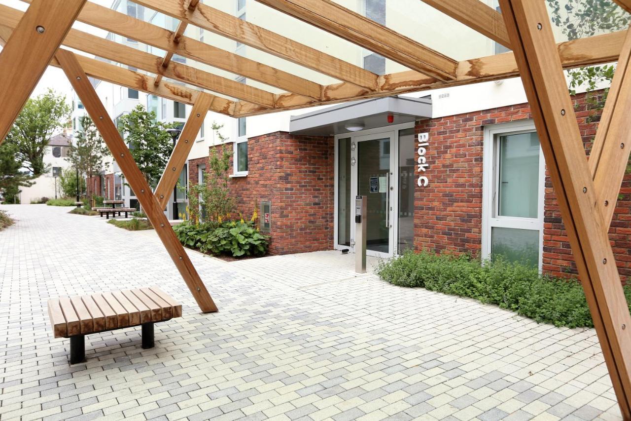 Destiny Student - Parkgate (Adults Only) Apartment Дъблин Екстериор снимка