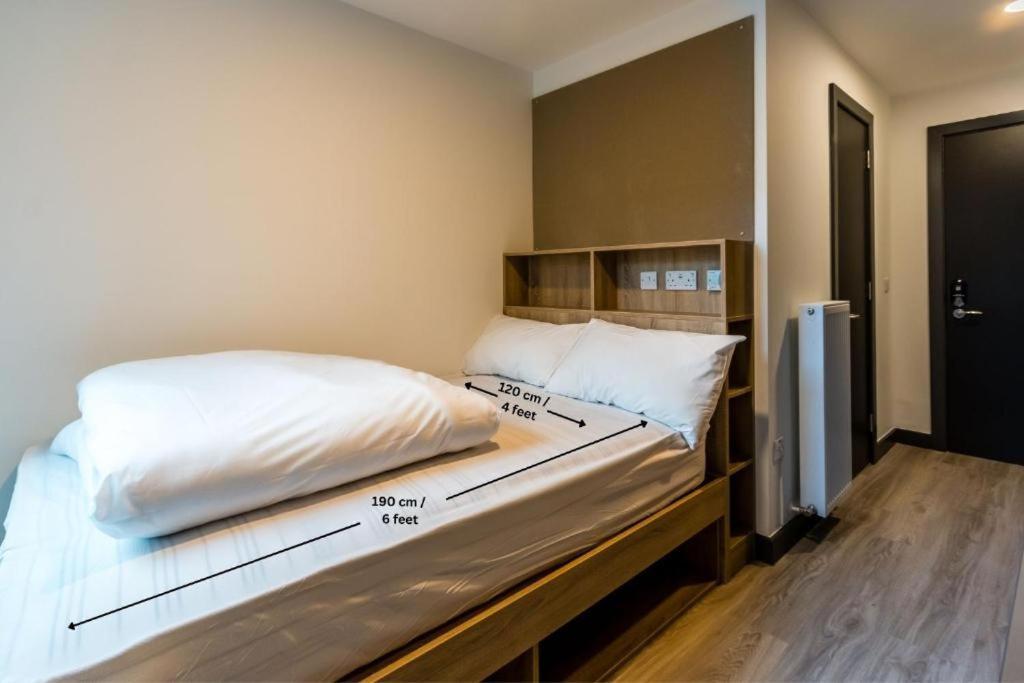 Destiny Student - Parkgate (Adults Only) Apartment Дъблин Екстериор снимка
